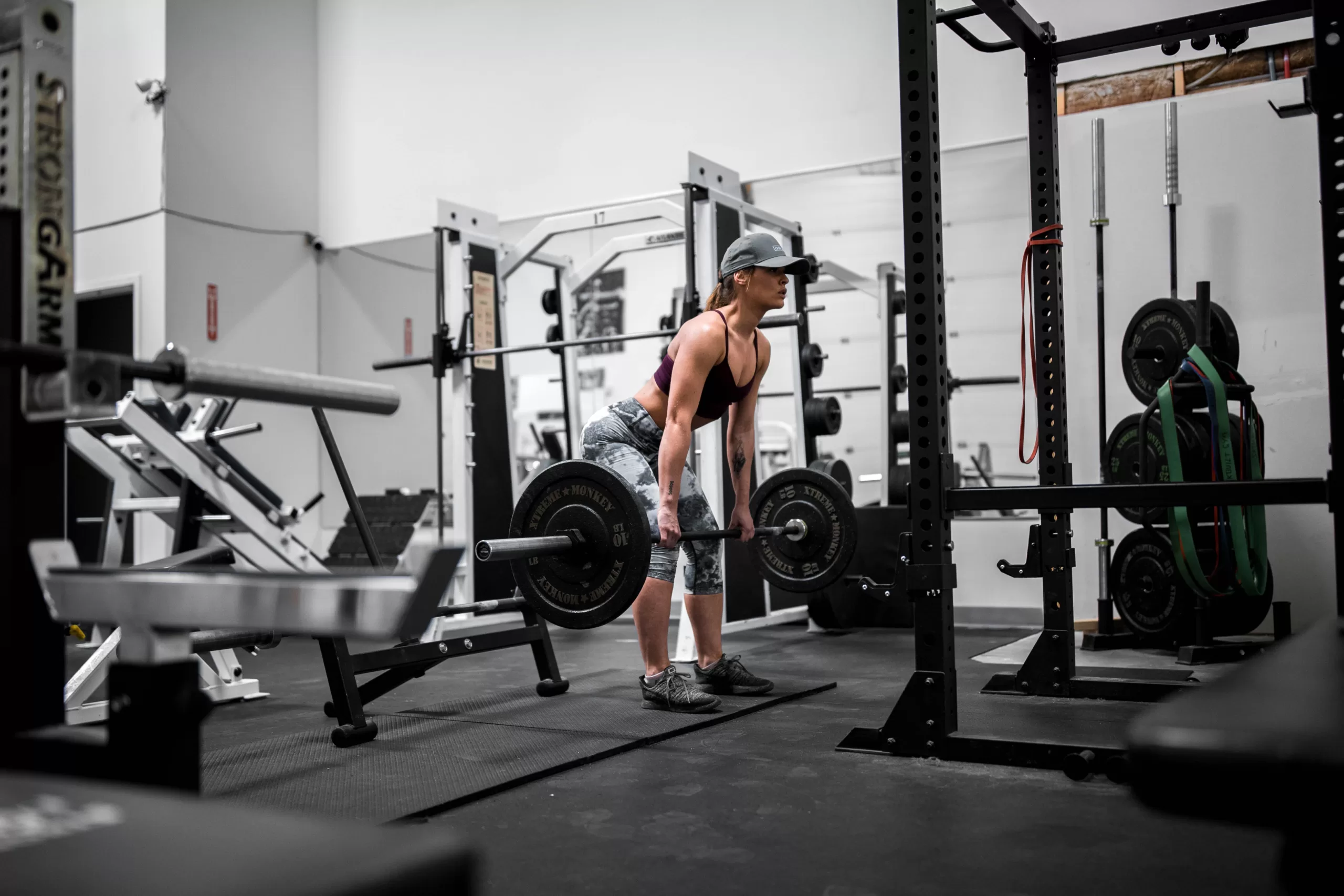 Hang Clean vs Power Clean: Unveiling the Differences & Benefits